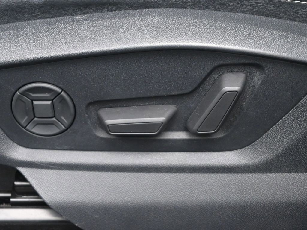 Used 2019 Audi Q8 Premium Plus w/ Premium Plus image 19