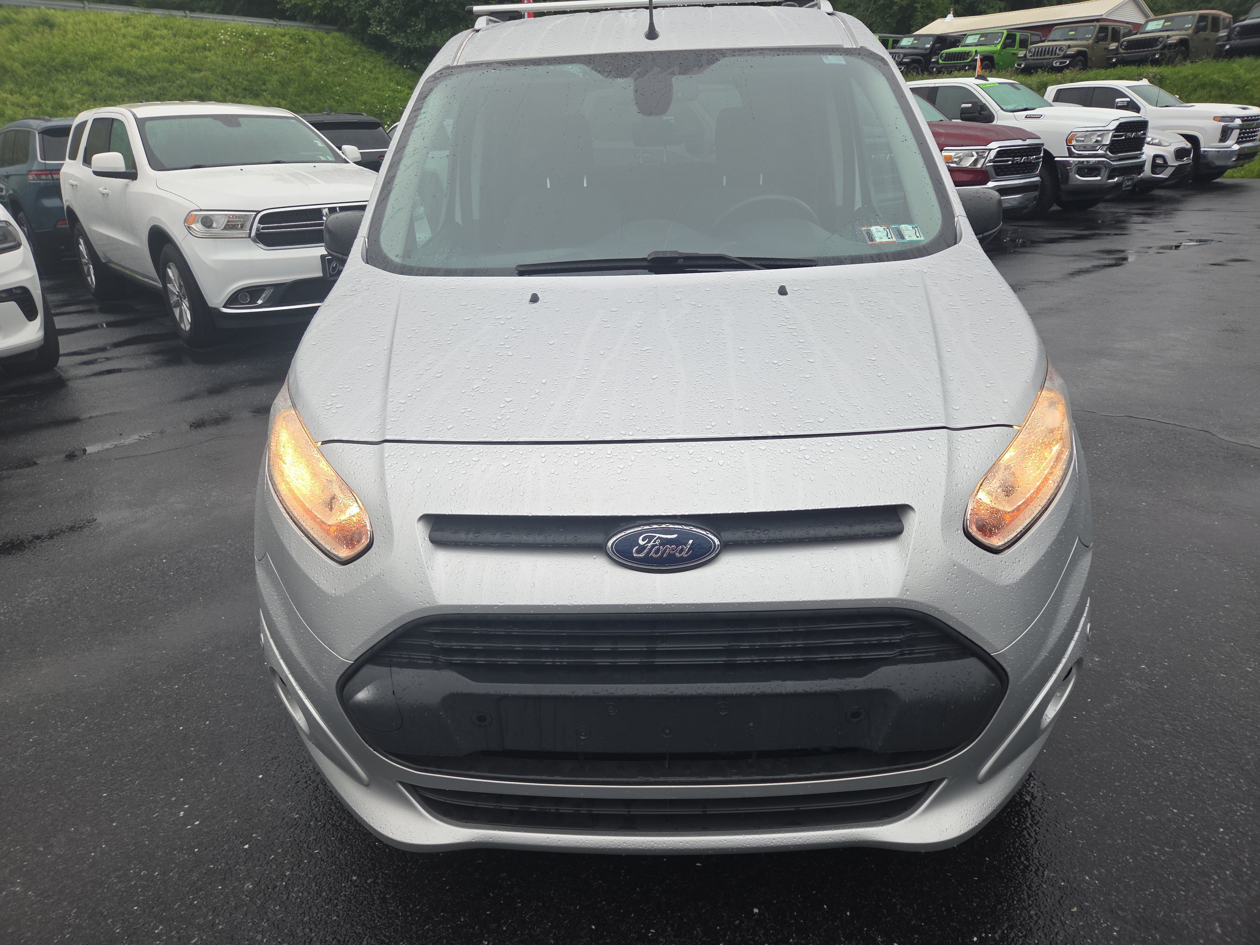 Used 2017 Ford Transit Connect XLT FWD image 9