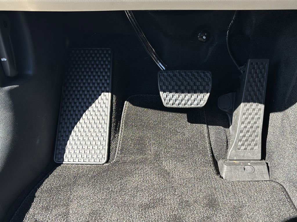 Certified 2026 Genesis GV70 2.5T image 17