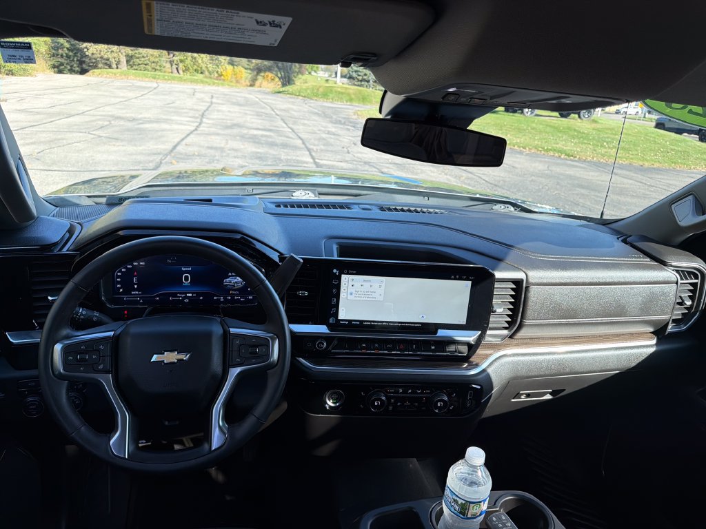 Used 2023 Chevrolet Silverado 1500 LT AWD/4WD image 28