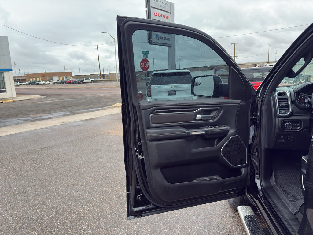 Used 2023 RAM 1500 Laramie AWD/4WD image 12