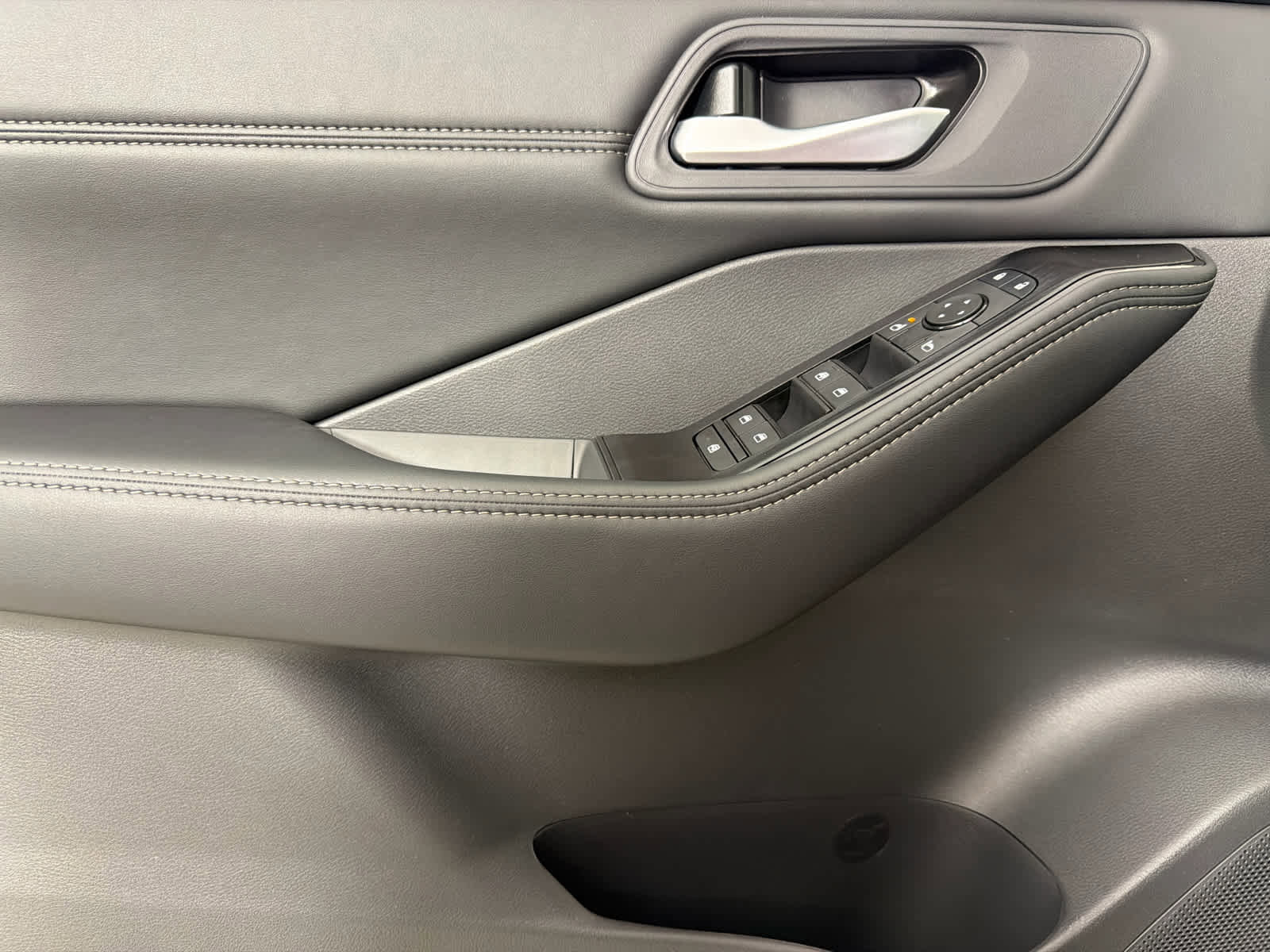 New 2026 Nissan Rogue SV image 23