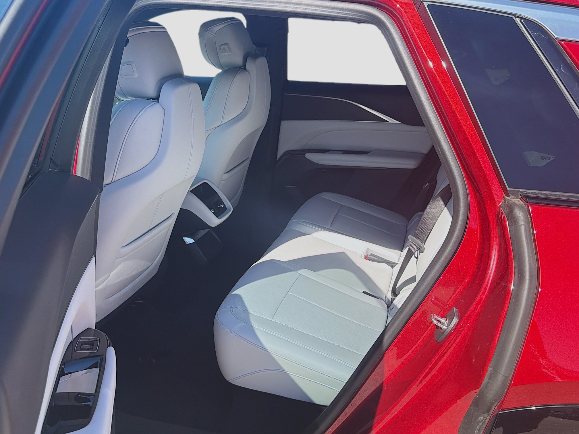 Used 2024 Cadillac Lyriq Luxury RWD image 25