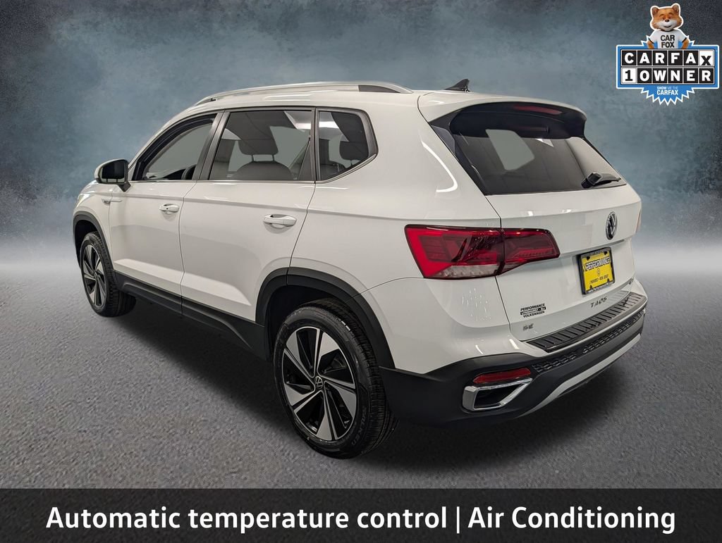 Used 2024 Volkswagen Taos SE w/ Panoramic Sunroof Package AWD/4WD image 7