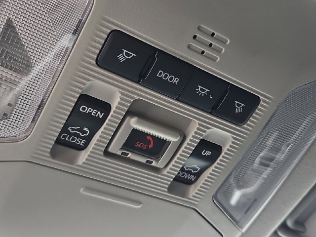 Used 2022 Toyota RAV4 XLE Premium FWD image 23