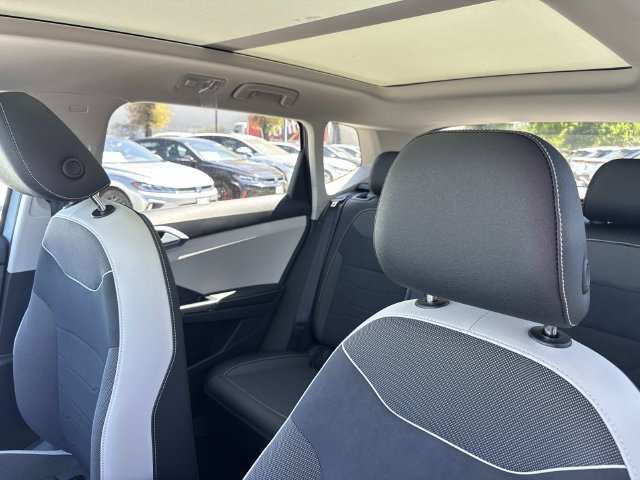 New 2026 Volkswagen Taos SE FWD image 25