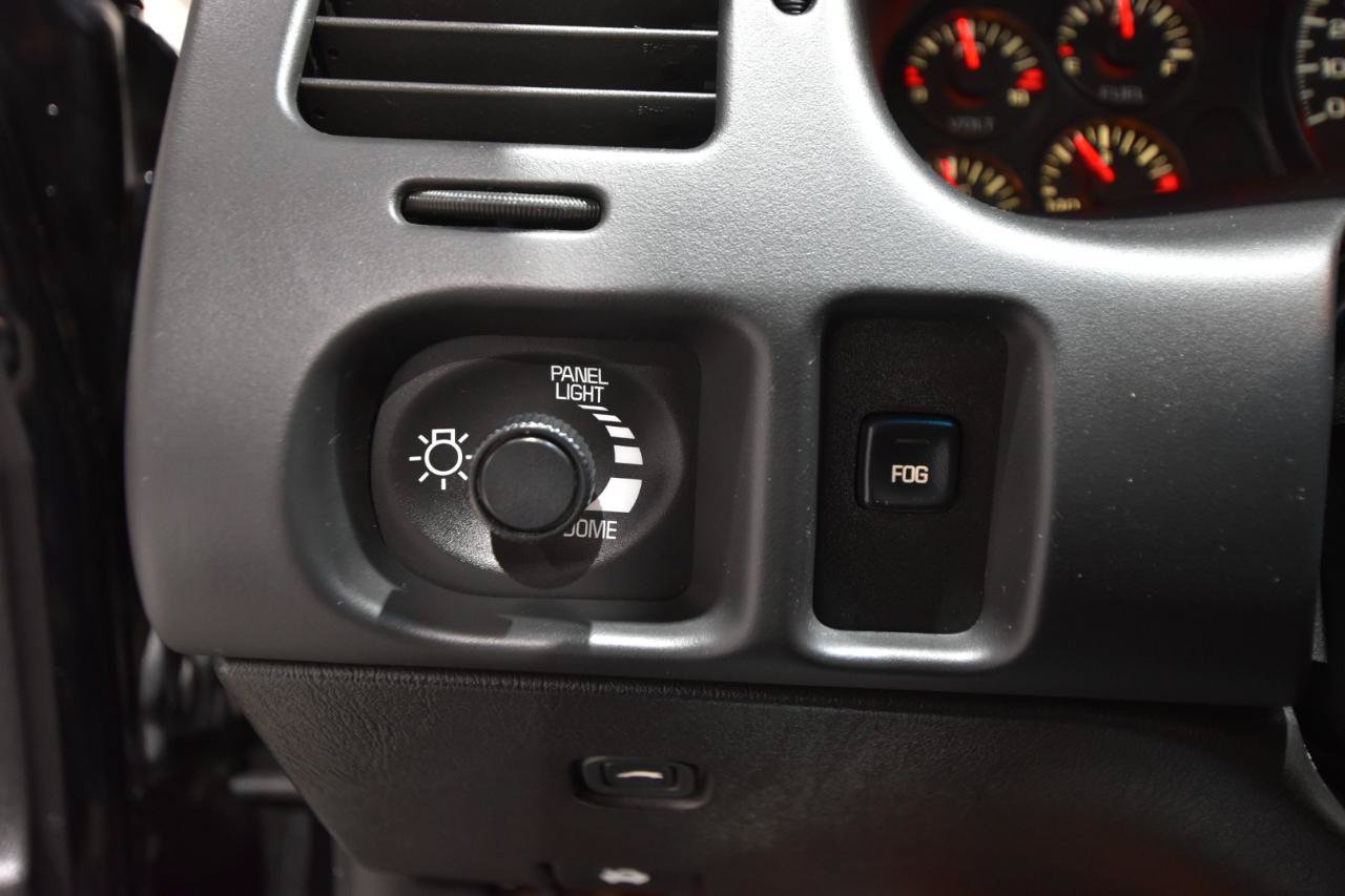 Used 2001 Chevrolet Monte Carlo SS w/ Preferred Equipment Group FWD image 12