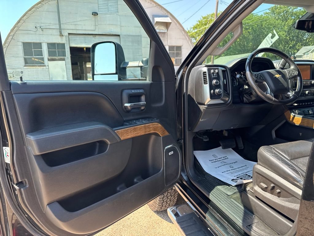 Used 2015 Chevrolet Silverado 3500 LTZ AWD/4WD image 10