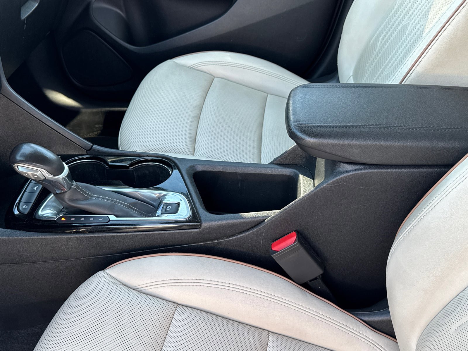 Certified 2024 Buick Encore GX Avenir image 27