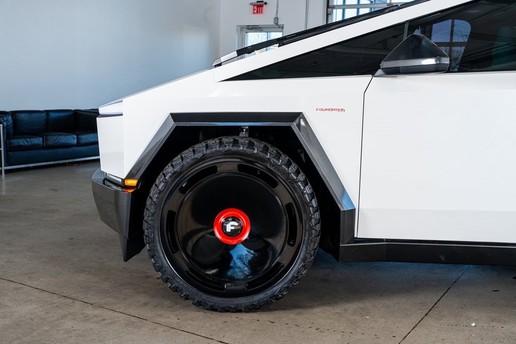 Used 2024 Tesla Cybertruck AWD Crew Cab image 9