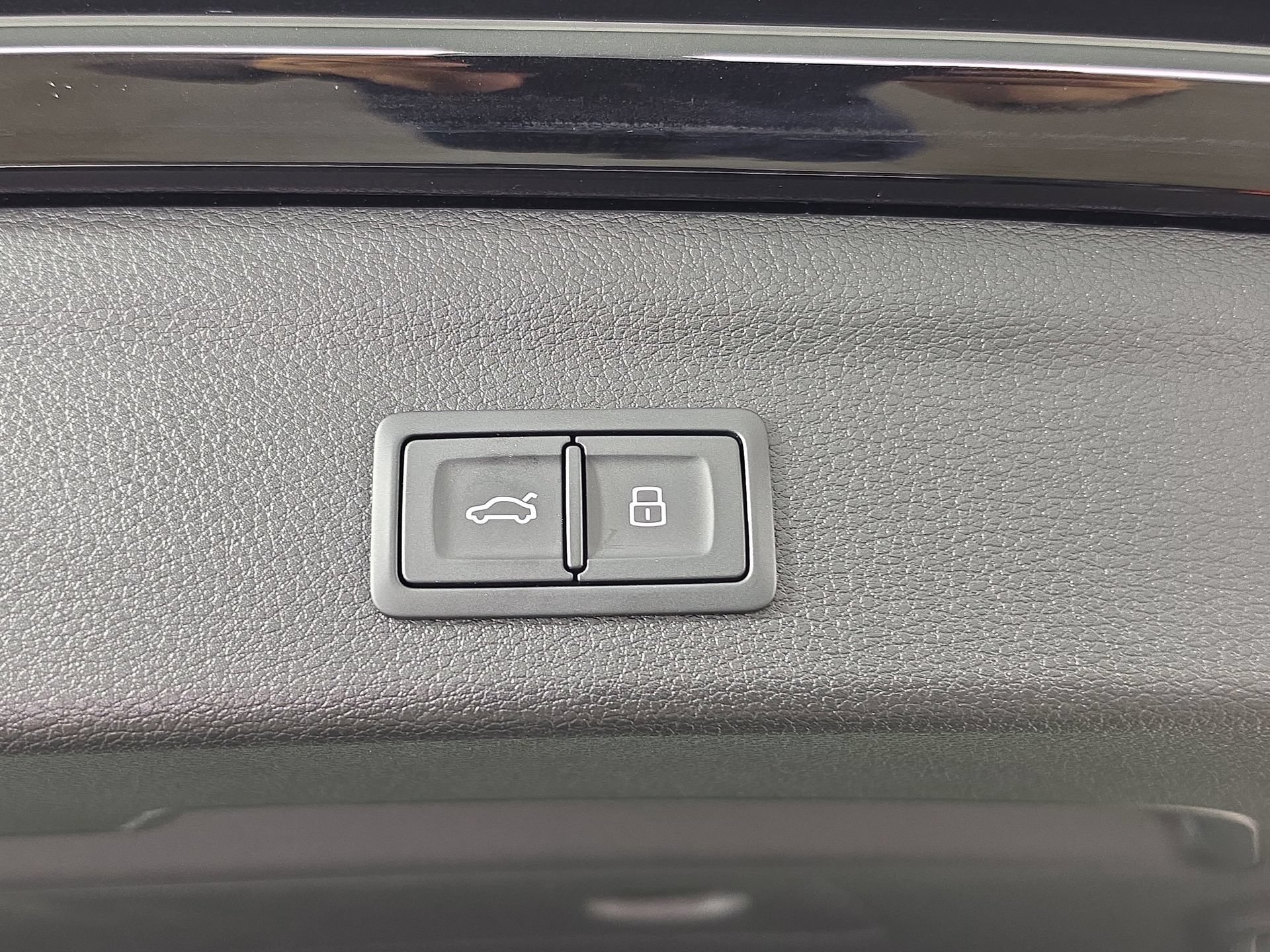 Certified 2025 Audi Q3 2.0T Premium Plus w/ Premium Plus Package AWD/4WD image 13