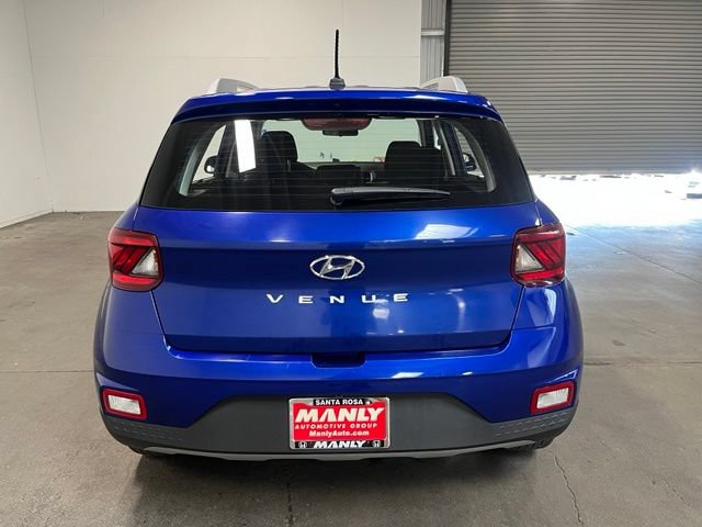 Used 2025 Hyundai Venue SEL FWD image 4