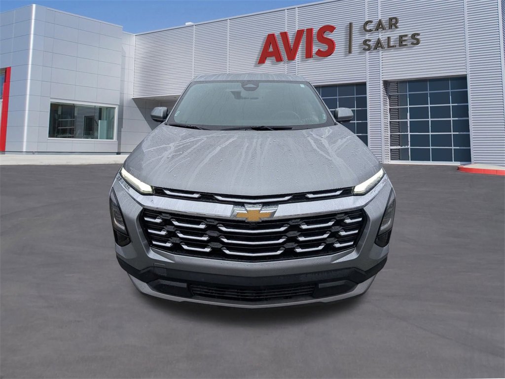 Used 2025 Chevrolet Equinox LT image 2