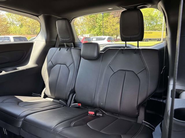 New 2027 Chrysler Pacifica Select FWD image 5