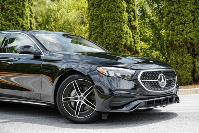 Used 2025 Mercedes-Benz E 350 4MATIC Sedan w/ Winter Package image 7