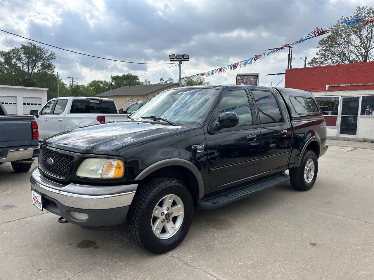 Used 2002 Ford F150 XLT AWD/4WD image 2