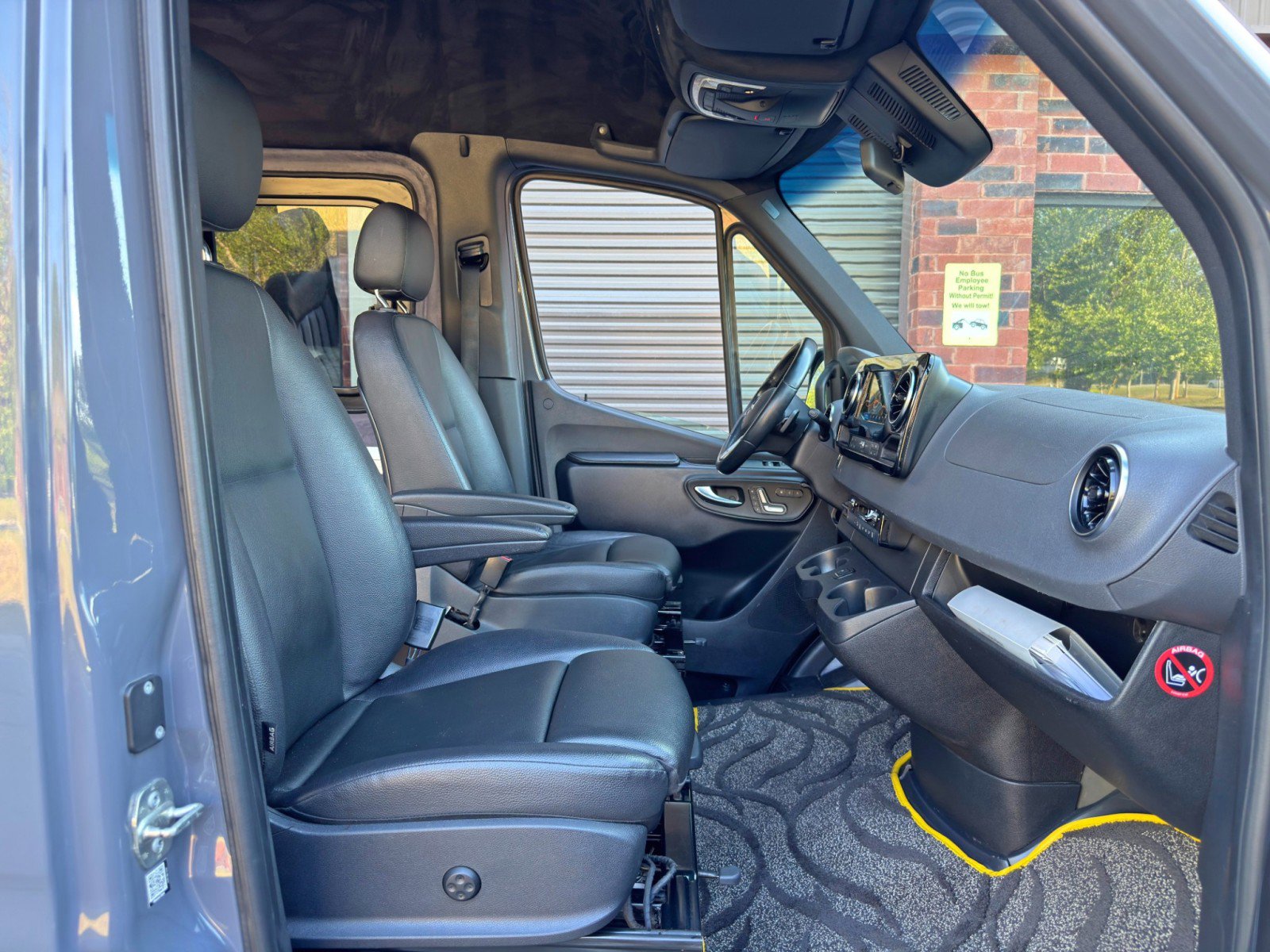 Used 2021 Mercedes-Benz Sprinter 2500 w/ Comfort Plus Package image 14