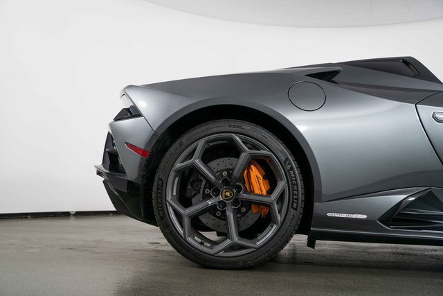 Used 2024 Lamborghini Huracan EVO image 10