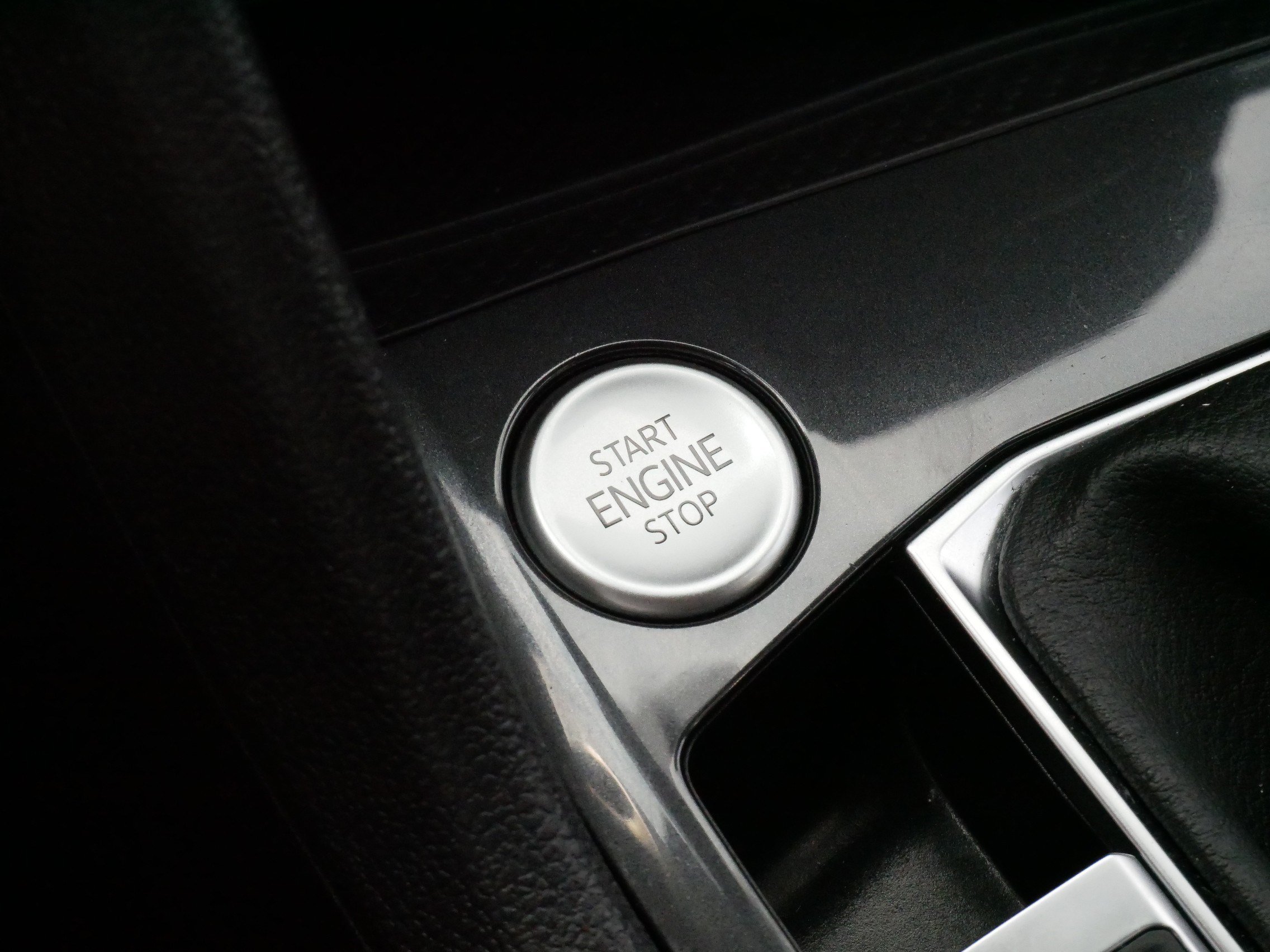 Certified 2023 Volkswagen Tiguan SE R-Line AWD/4WD image 27
