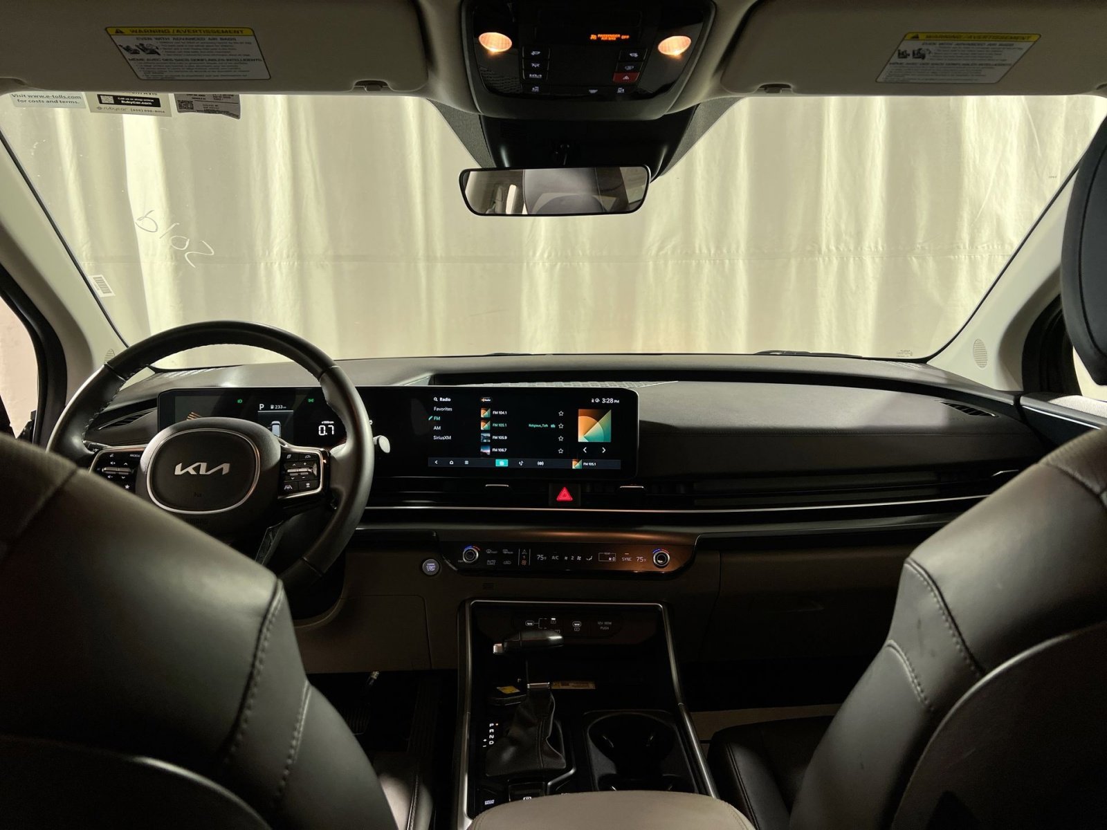 Used 2025 Kia Carnival image 17