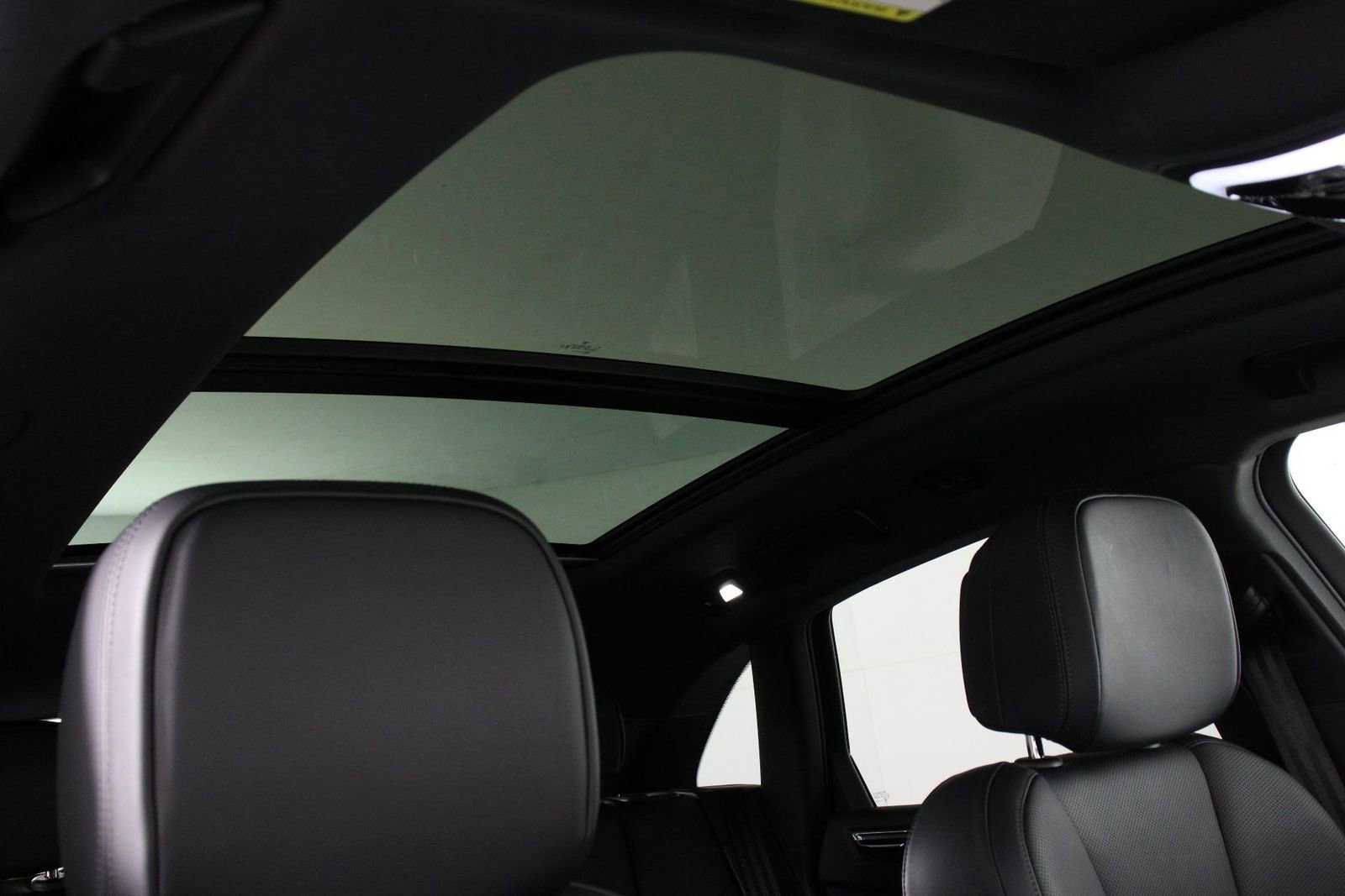 Certified 2025 Porsche Macan image 25