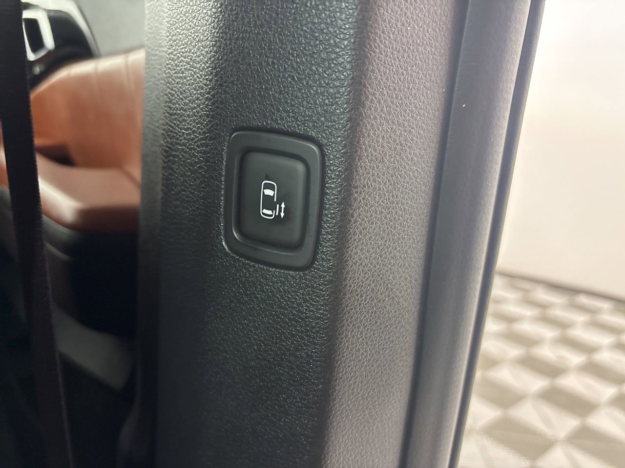 Used 2025 Kia Carnival SX Prestige image 26