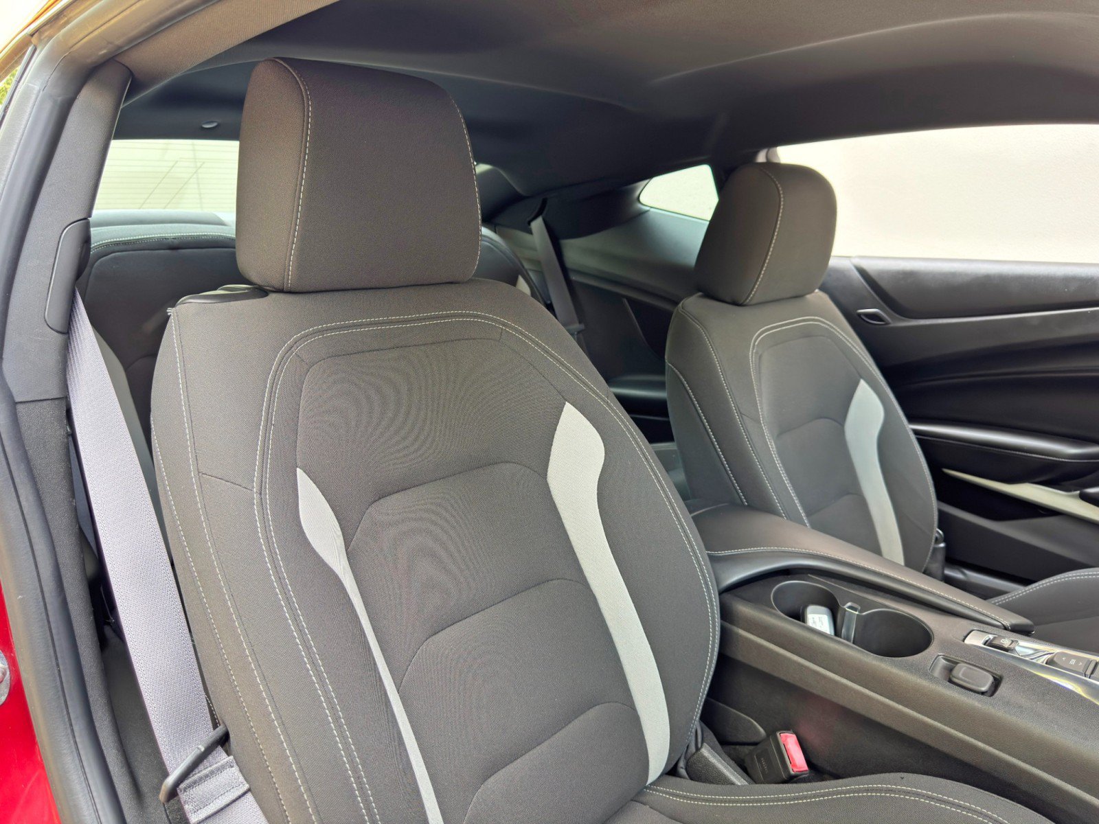 Used 2017 Chevrolet Camaro LT RWD image 30