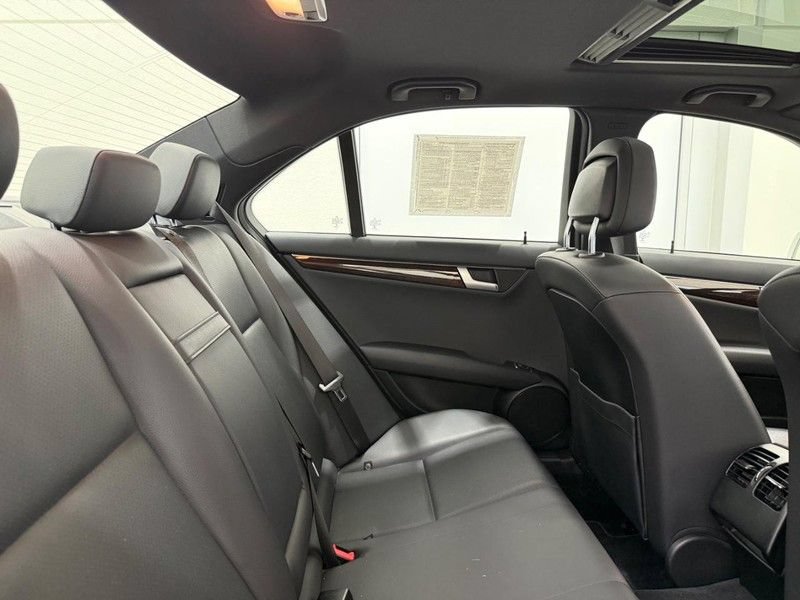 Used 2014 Mercedes-Benz C 300 4MATIC Sedan image 9