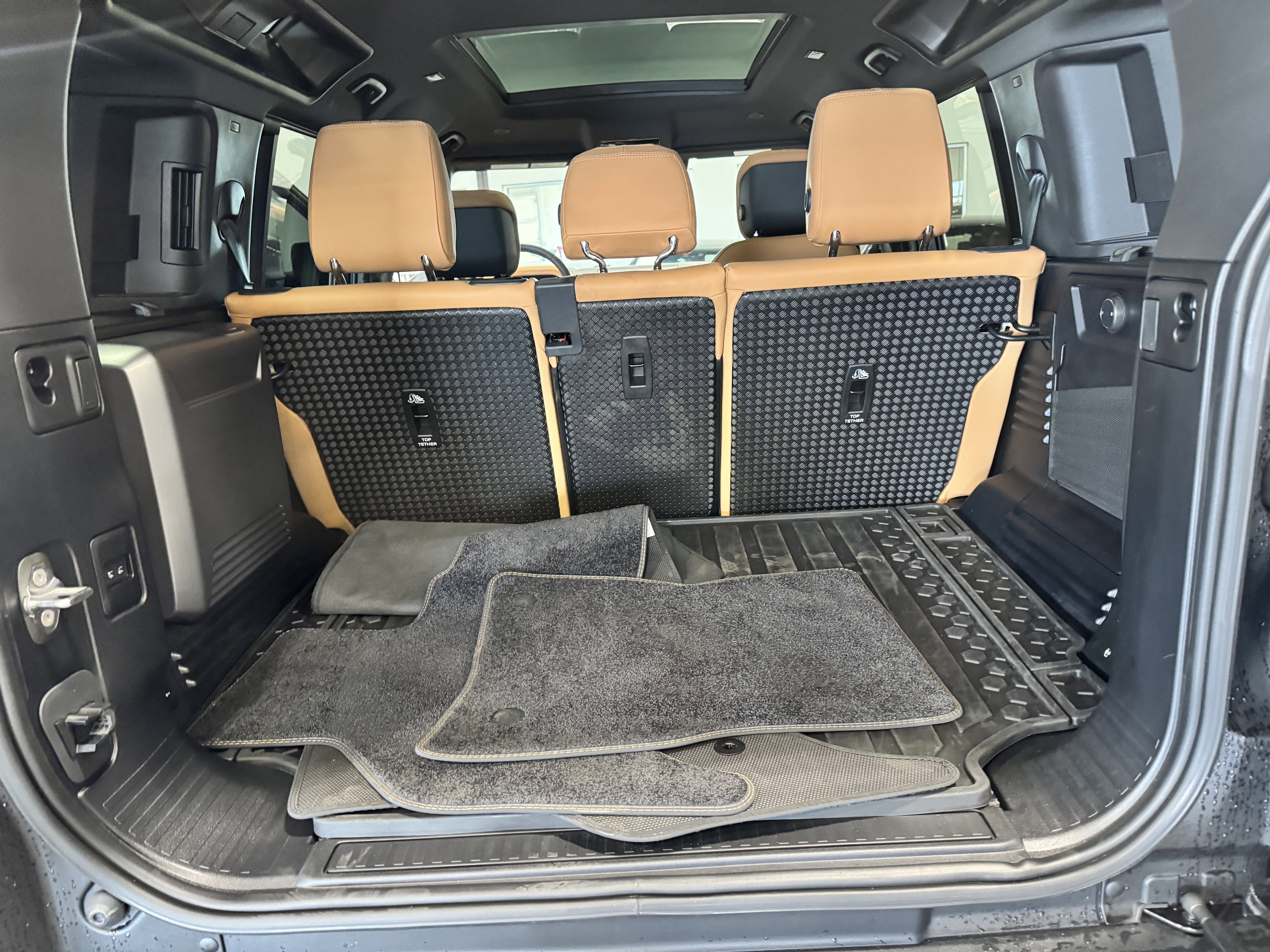 Used 2023 Land Rover Defender 110 Carpathian Edition image 36