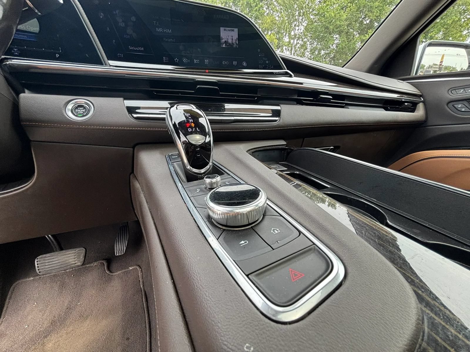 Used 2021 Cadillac Escalade Premium Luxury AWD/4WD image 20