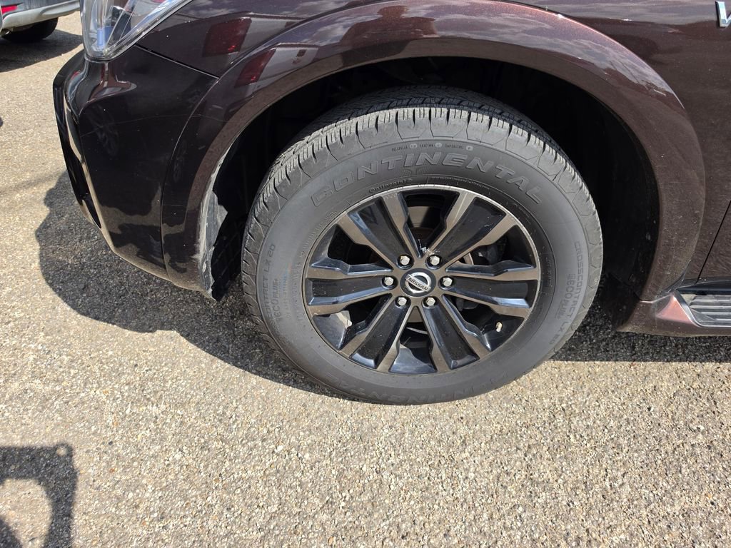 Used 2019 Nissan Armada Platinum w/ Captain's Chairs Package AWD/4WD image 3