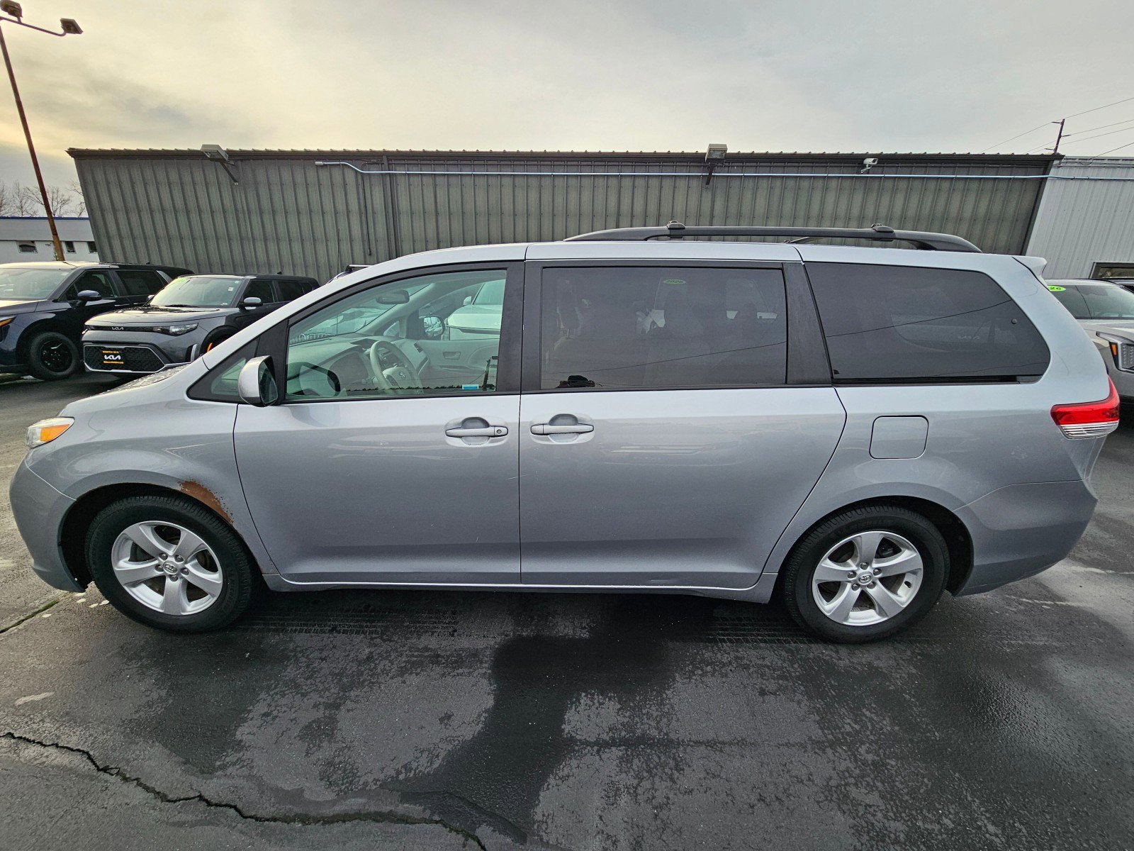 Used 2014 Toyota Sienna LE image 6