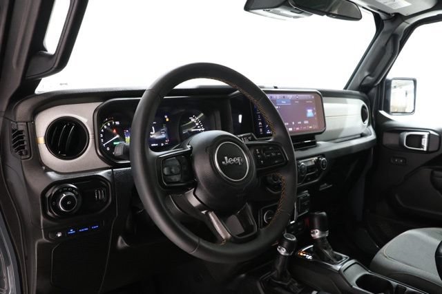 Used 2024 Jeep Wrangler Unlimited AWD/4WD image 16
