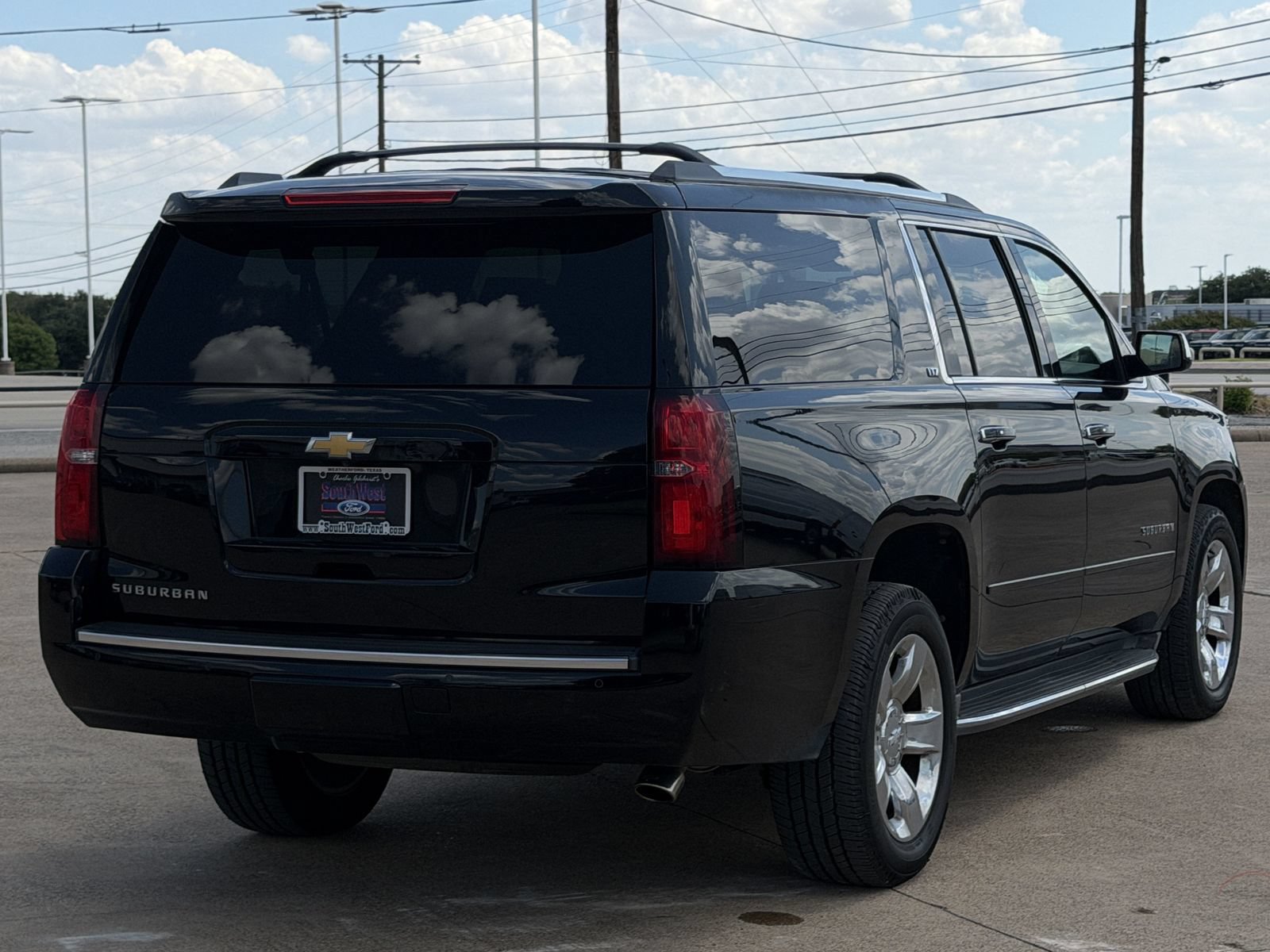Used 2015 Chevrolet Suburban LTZ AWD/4WD image 4