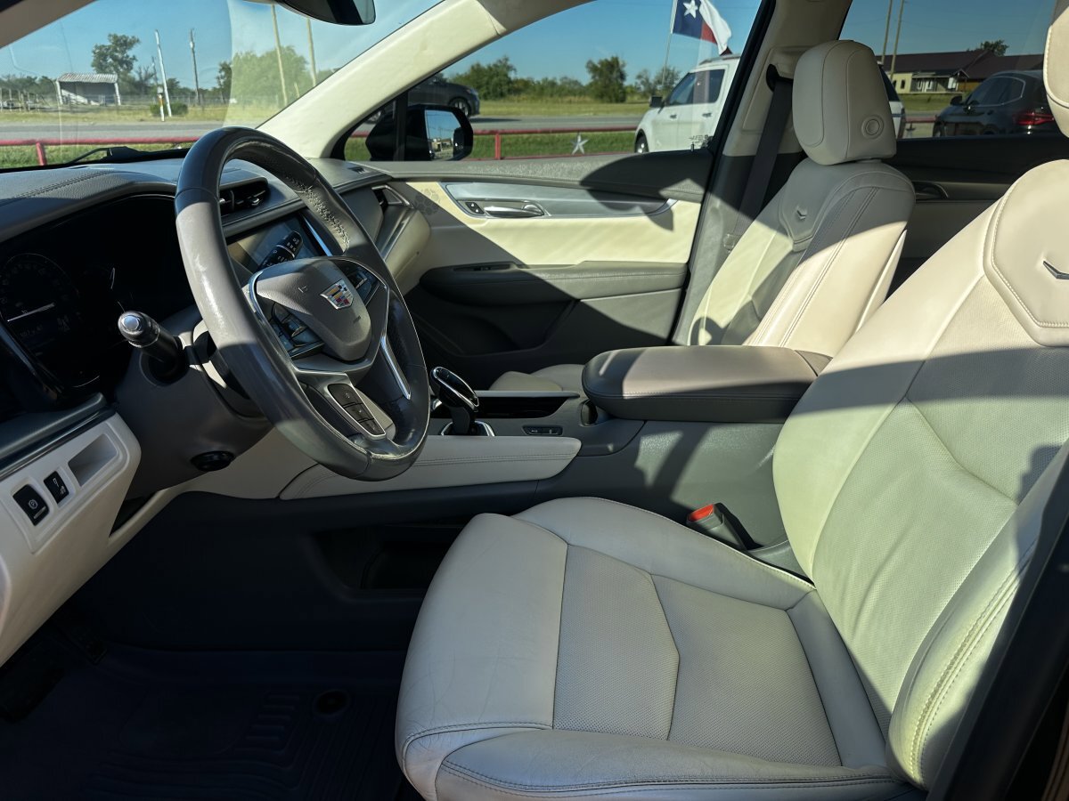 Used 2018 Cadillac XT5 Premium Luxury image 17