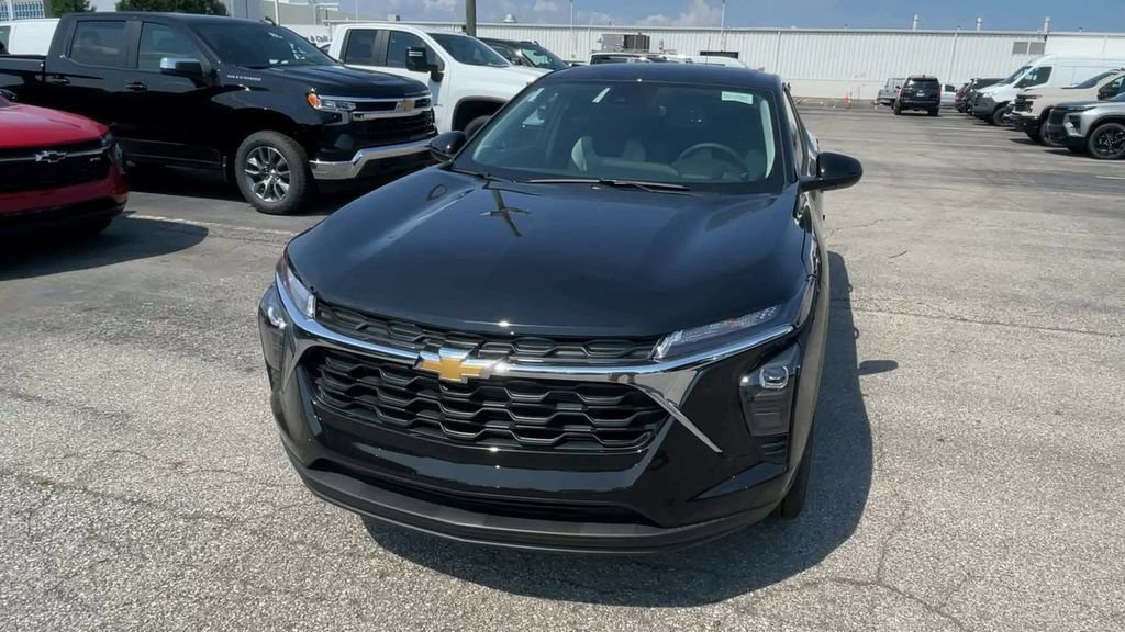 New 2026 Chevrolet Trax LS w/ LS Convenience Package FWD image 5