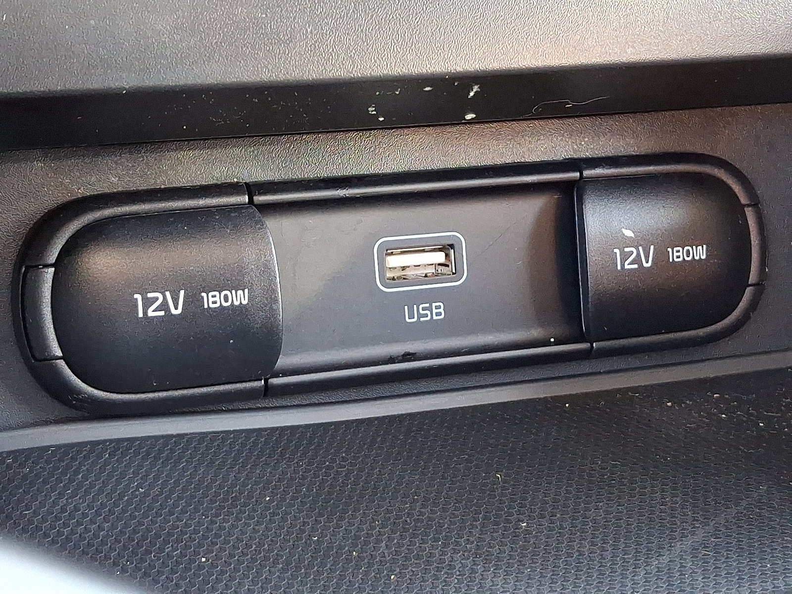 Used 2025 Kia Soul LX w/ LX Technology Package FWD image 24