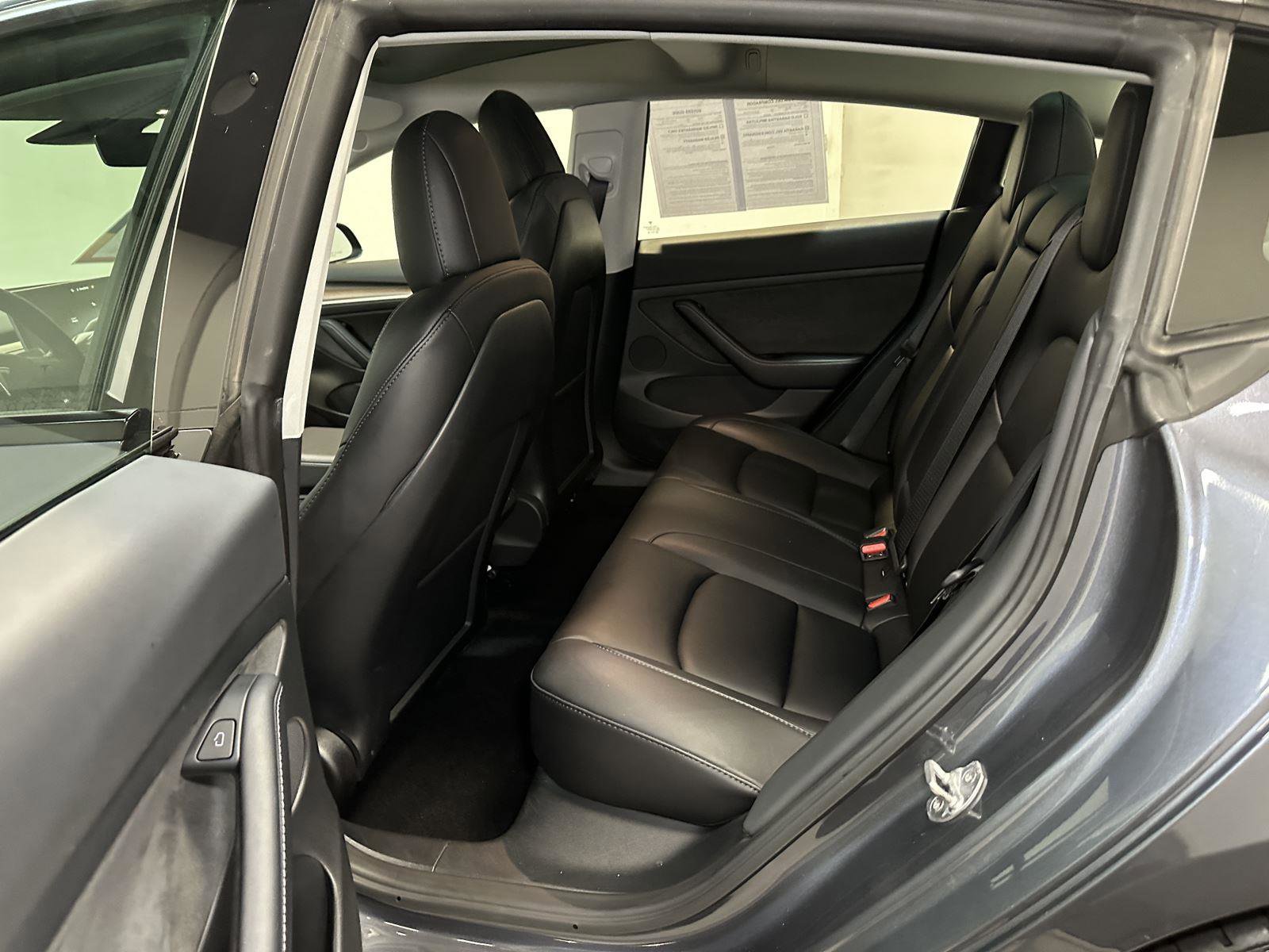 Used 2023 Tesla Model 3 Performance image 31