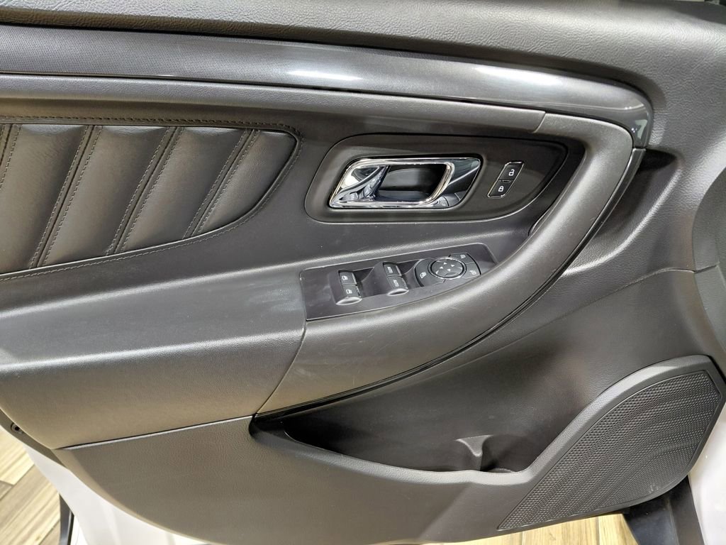 Used 2018 Ford Taurus SHO image 45