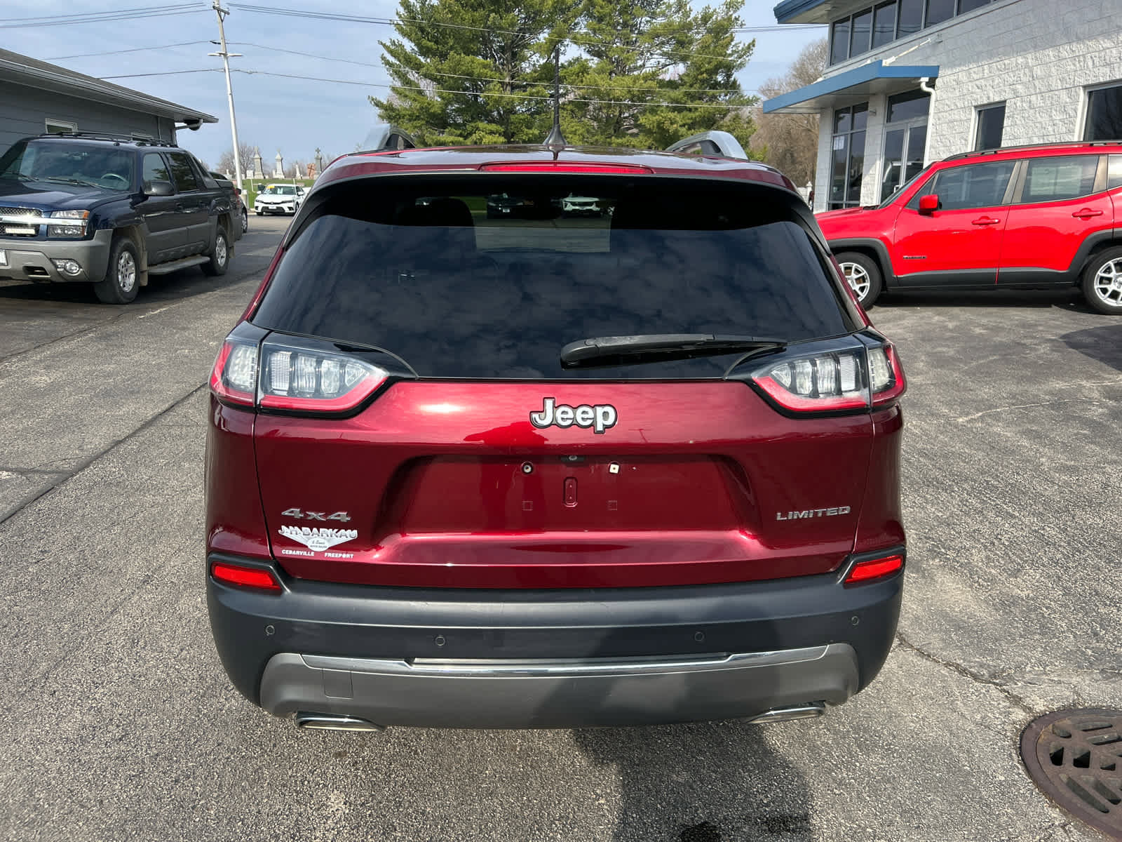 Used 2019 Jeep Cherokee Limited AWD/4WD image 4