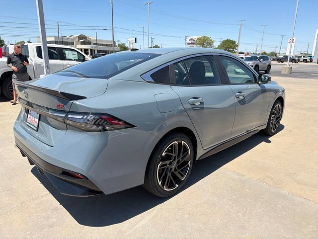 New 2026 Nissan Sentra SR w/ Floor Mat Package FWD image 5