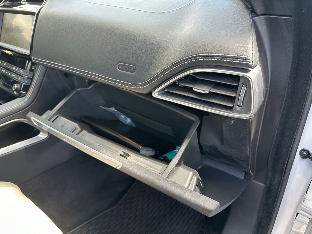 Used 2020 Jaguar F-PACE R-Sport image 55