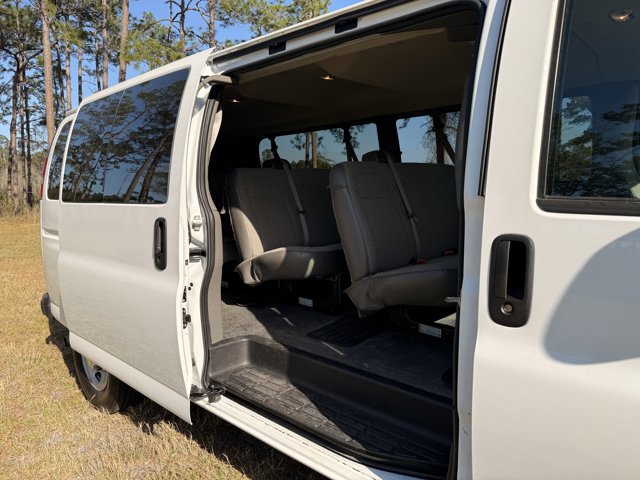 Used 2025 Chevrolet Express 3500 LT w/ LT Preferred Equipment Group RWD image 24