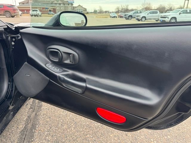 Used 2001 Chevrolet Corvette Convertible w/ Preferred Equipment Group2 RWD image 8