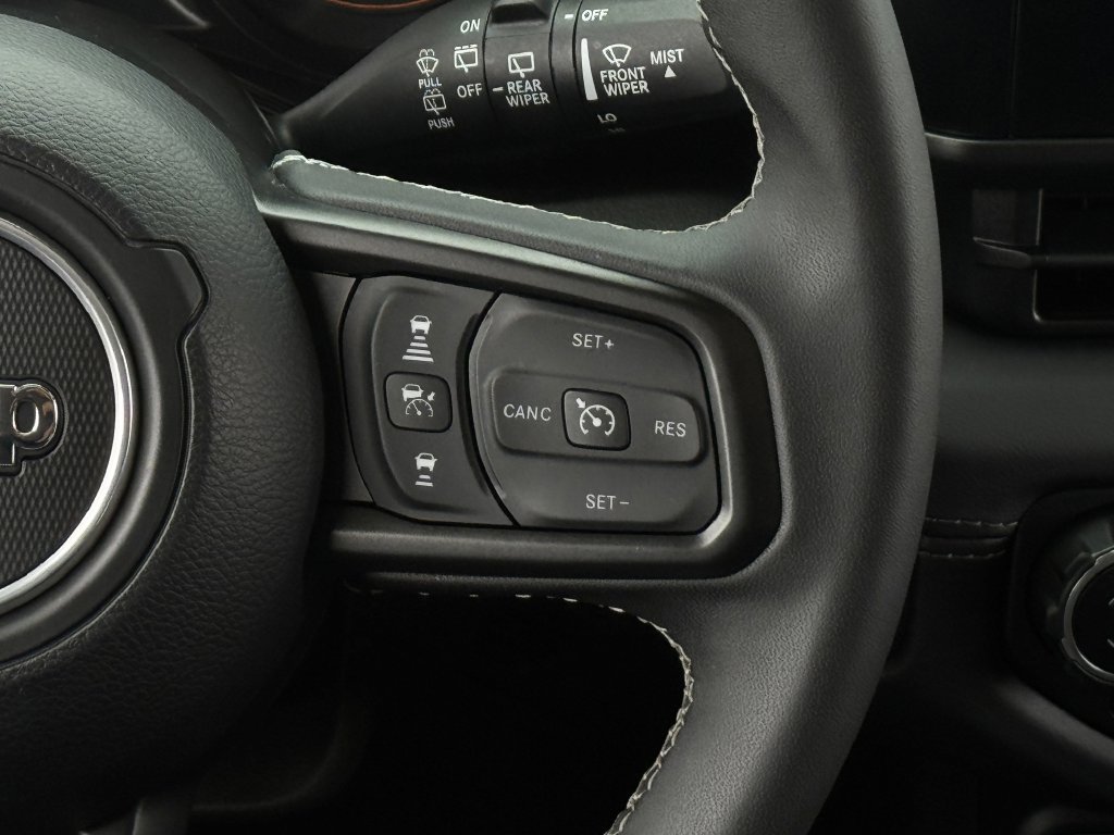 Used 2025 Jeep Wrangler Unlimited Rubicon AWD/4WD image 14