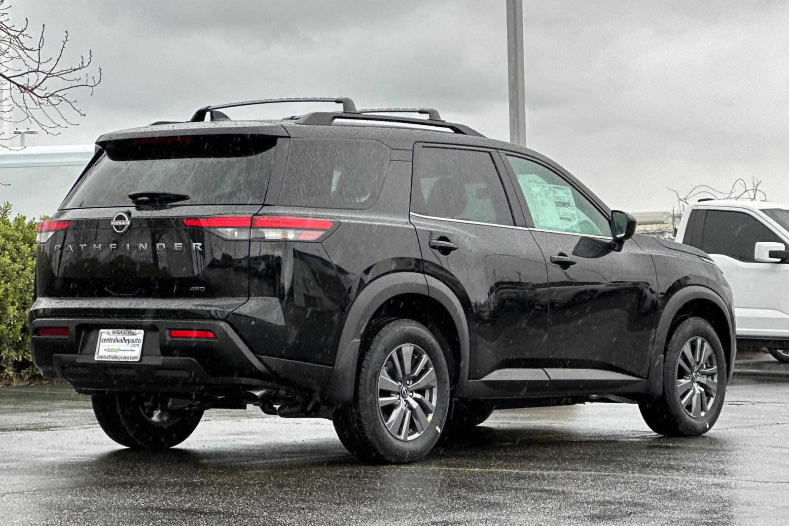 New 2026 Nissan Pathfinder SV image 4