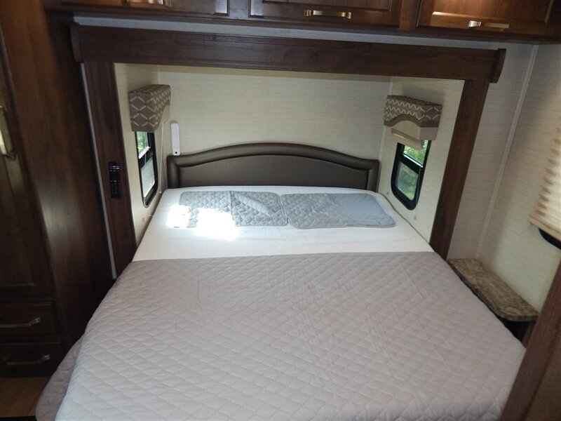 Used 2016 Mercedes-Benz Sprinter 3500 image 35