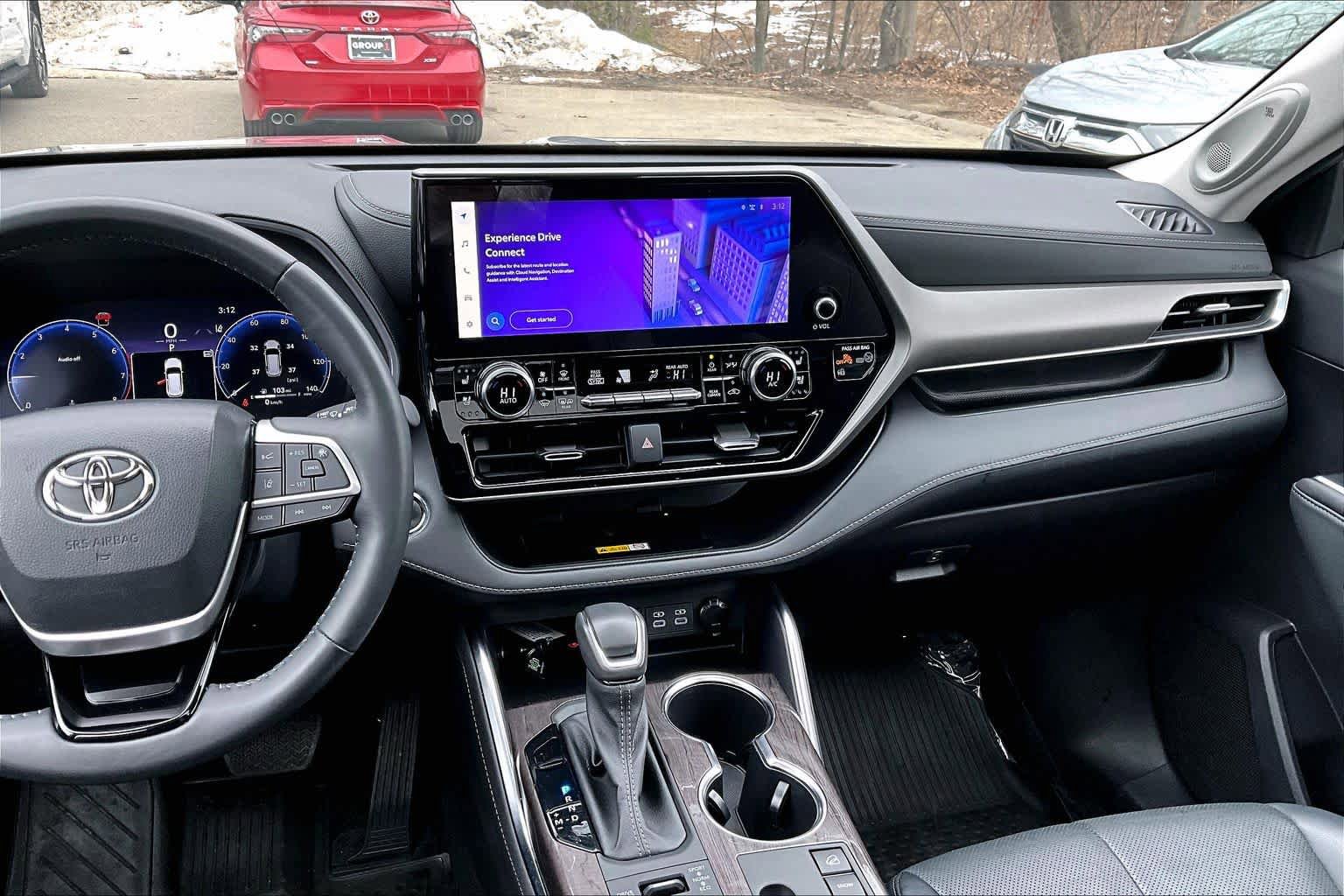 Used 2023 Toyota Highlander Limited image 7