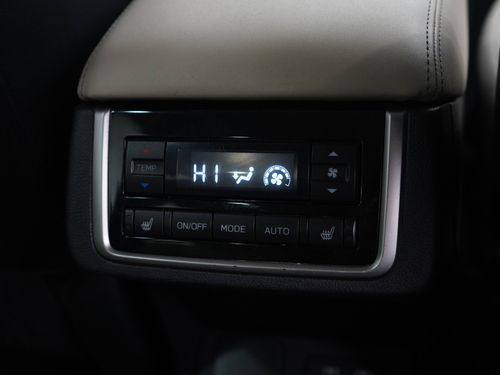 Used 2023 Subaru Ascent Limited AWD/4WD image 17