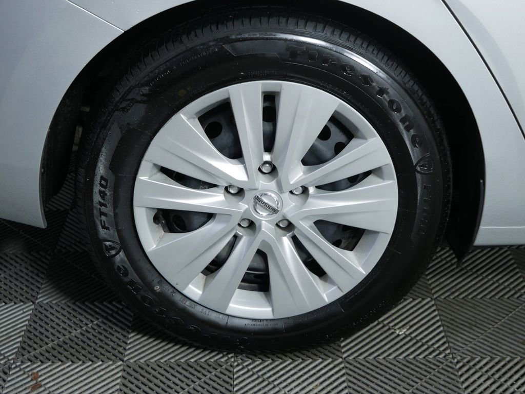 Used 2023 Nissan Sentra S image 11